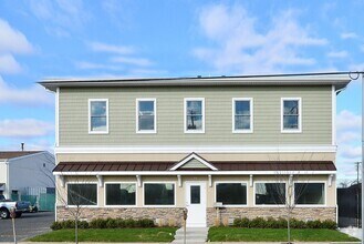 Building Photo - 46 Channel Dr