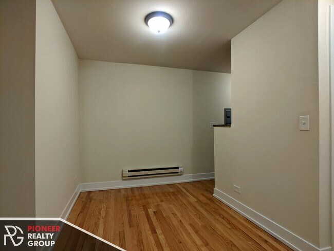 Foto del edificio - 563 W Arlington Pl