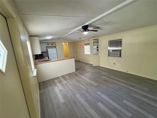 Building Photo - 4940 E Hunts Ct
