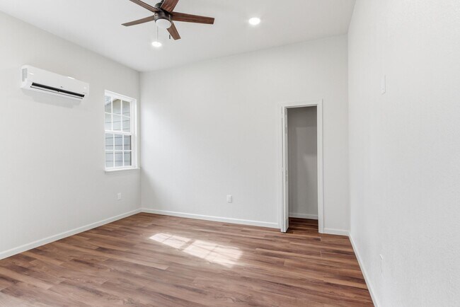 Foto del edificio - 69 N Tucker St