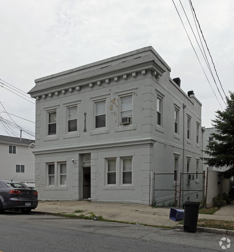 Foto principal - 326 Mcclean Ave
