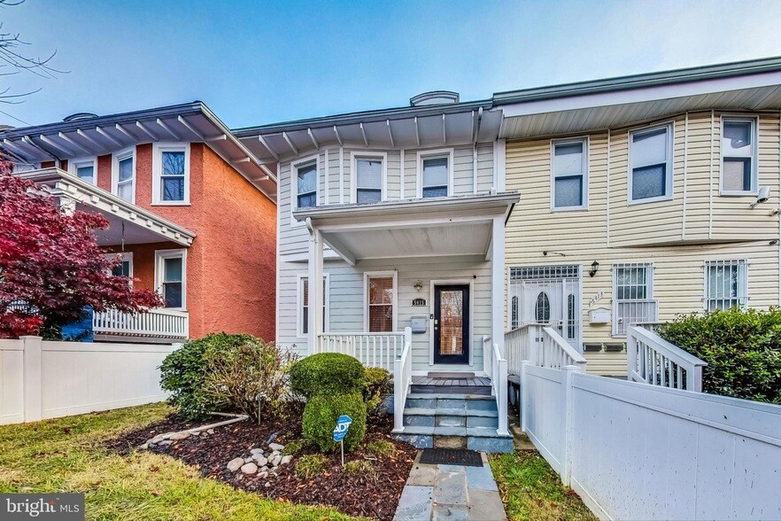 Primary Photo - 5415 Illinois Ave NW