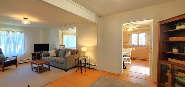 Foto del edificio - Available Late Summer & Fall | Furnished Executive Extended Stay Retreat
