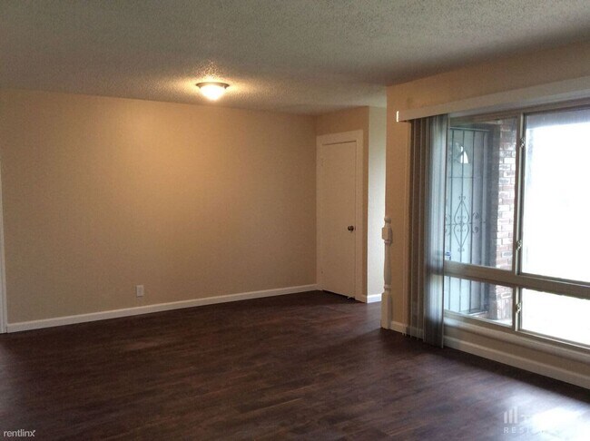 Building Photo - 331 Lofas Pl