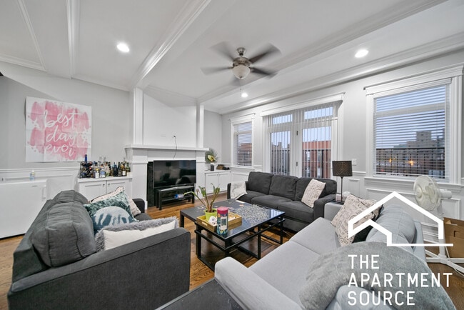 Foto del edificio - 1324 W Grand Ave