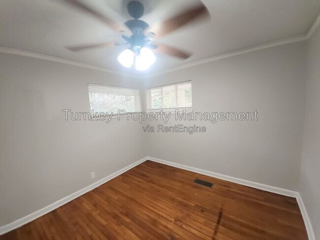 Building Photo - 15 Woodcliff Cir