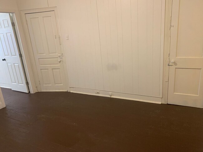 Building Photo - Free Month Rent for Leases Signed by End o...