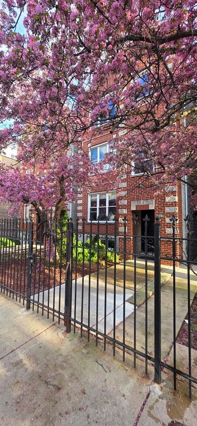 Photo - 1443 W Walton St (Chicago, IL)