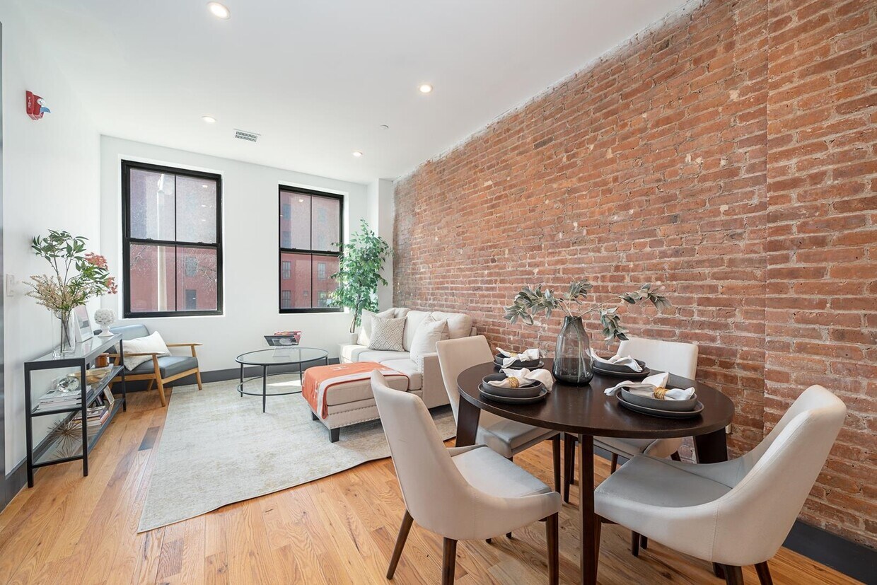 Foto principal - 568 Communipaw Ave