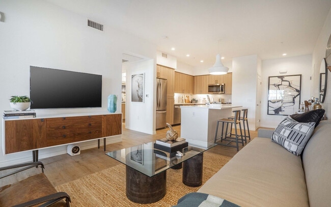 Building Photo - 3303 Marisol Pl