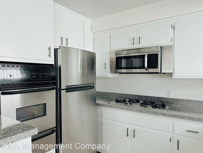 Foto del edificio - 2 br, 2 bath Apartment - 1261 N. Laurel Av...