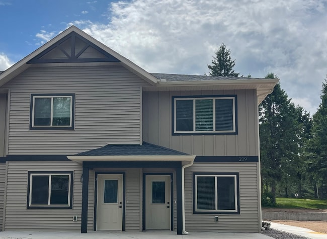 Building Photo - 209 7th Ave