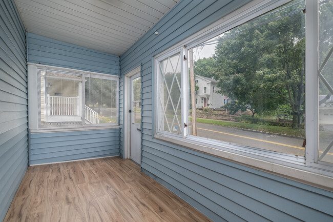 Bright sunroom - 1099 North Ave