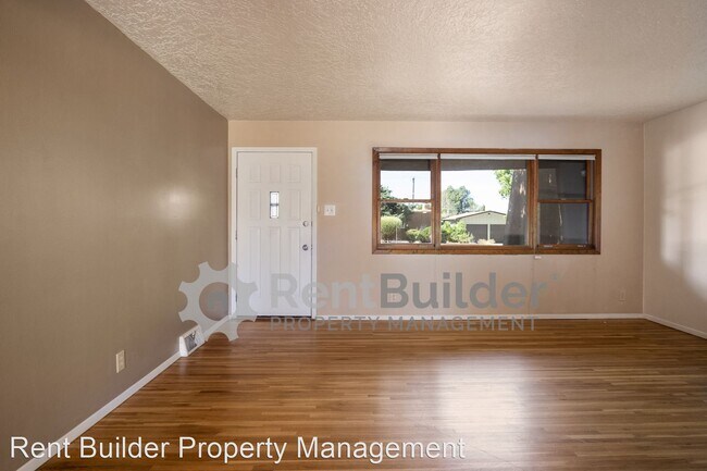 Building Photo - 3 br, 2 bath House - 10205 Arvilla Ave. NE