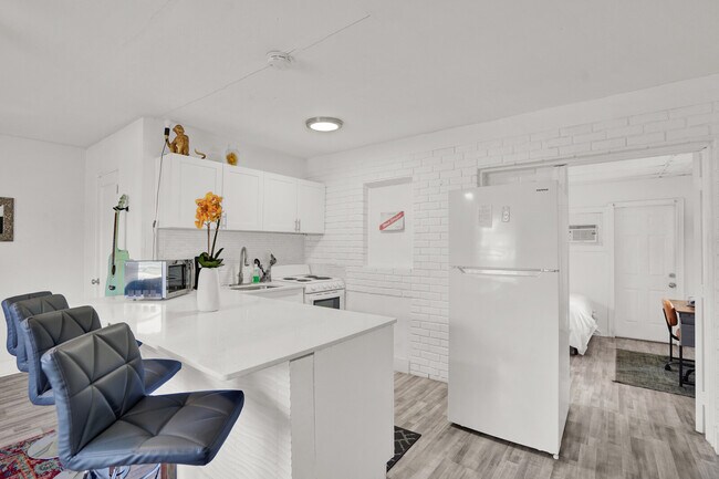 Foto del edificio - 7871 Terrace Rd