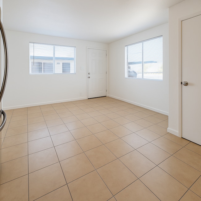 Building Photo - 604 S Bellview