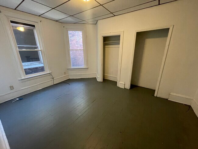 Building Photo - 1303 9th St