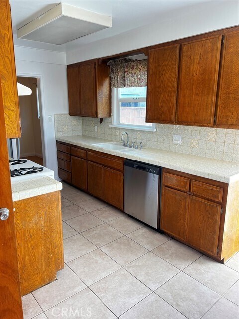 Building Photo - 1820 Olympus Ave