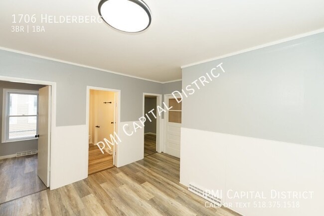 Building Photo - Mohonasen Schools!  Remodeled, Bright, and...