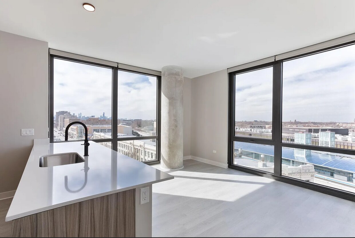 Foto principal - 4609 N Broadway