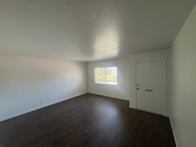 Building Photo - 8216 E Keim Dr