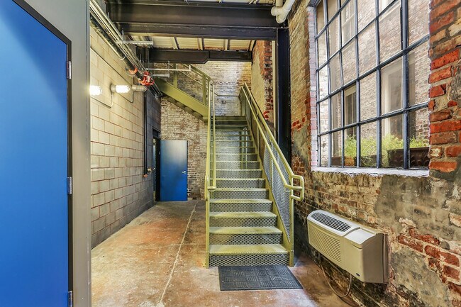 Foto del edificio - 527 St Joseph St