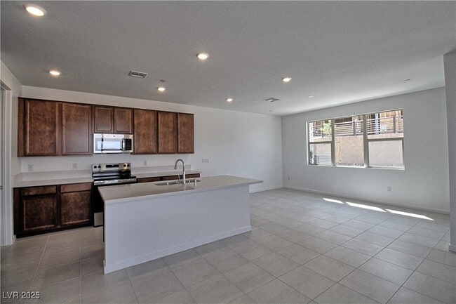 Building Photo - 1545 Melodic Lark Dr