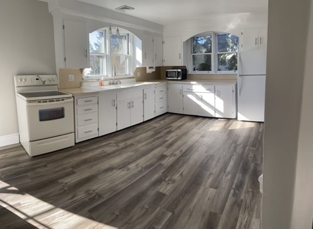 New floor, Room for a table or small island. - 1240 Manor St