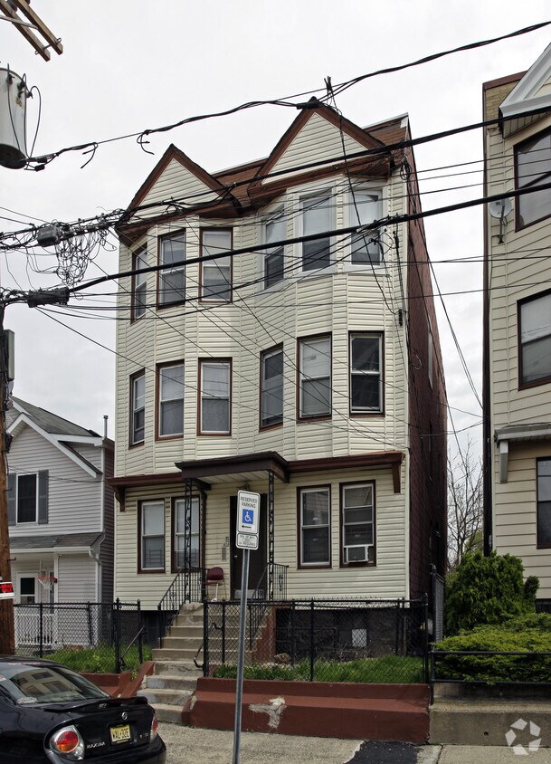 Foto principal - 86 Fulton Ave