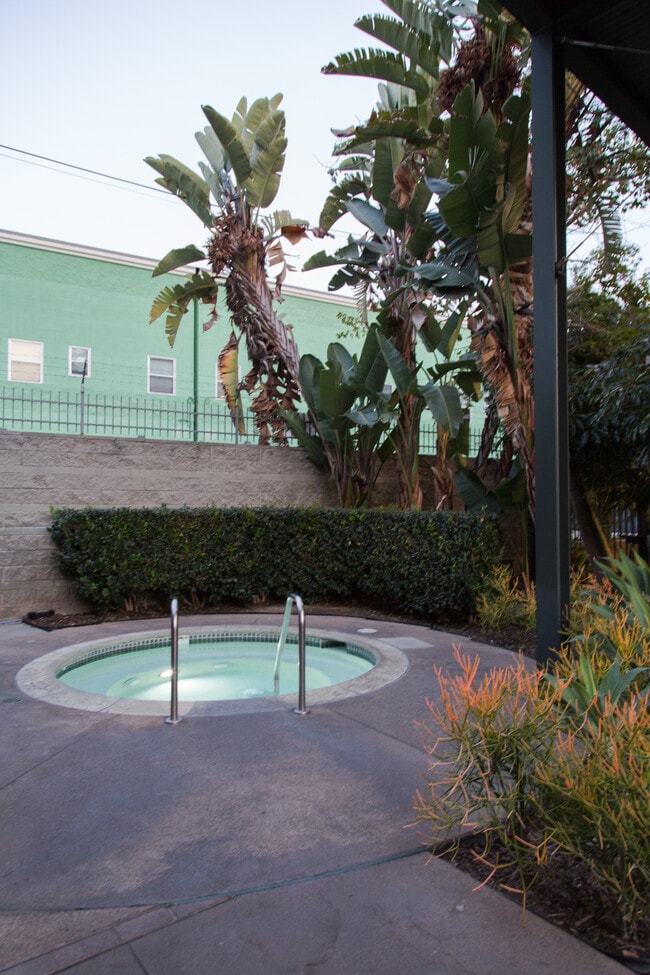 Foto del edificio - 420 S San Pedro St