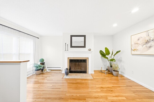 Foto del edificio - 82 Camelot Dr