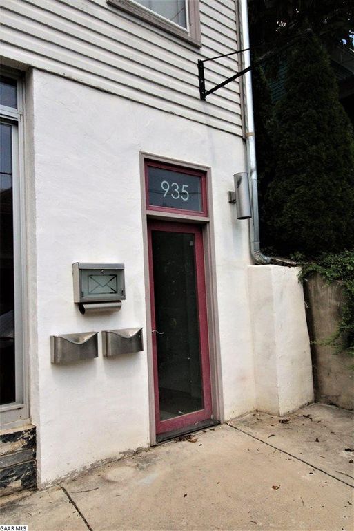 Foto principal - 935 W Beverley St