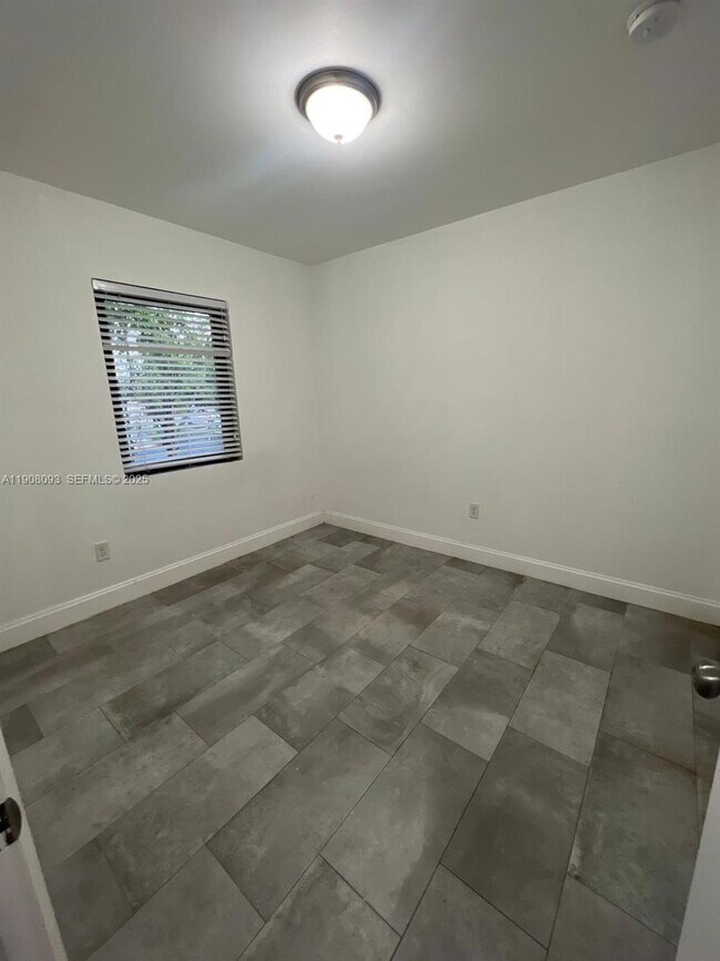 Foto del edificio - 501 NW 30th St