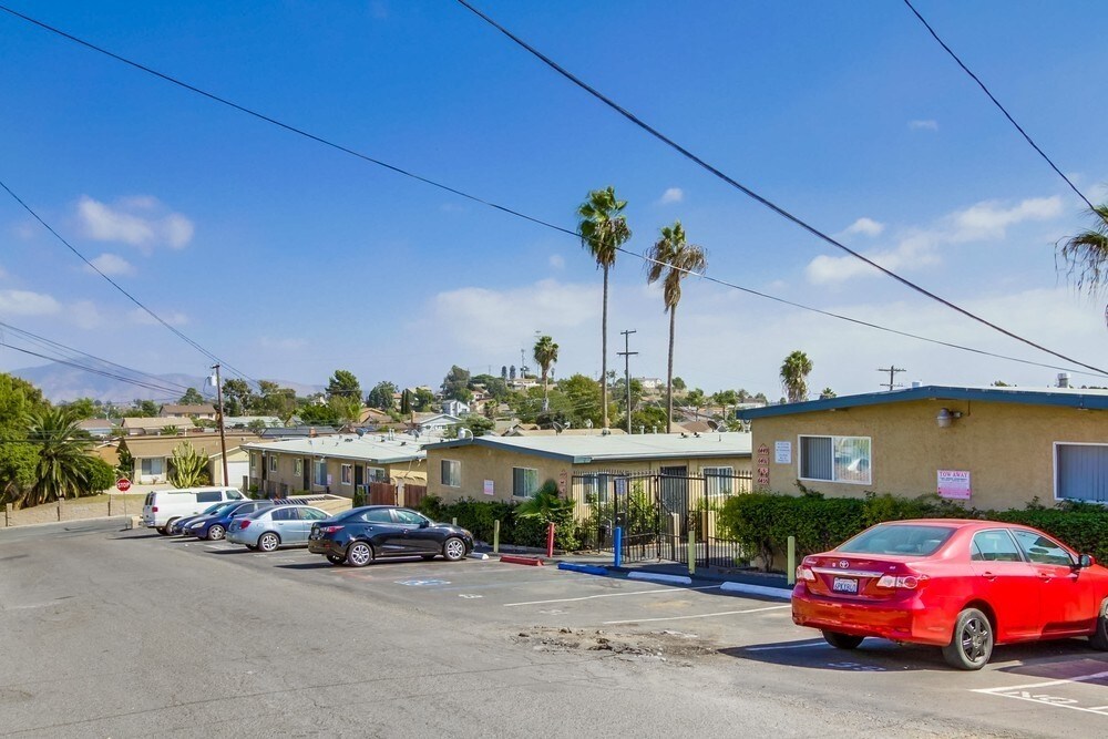 Primary Photo - 6449-6455 Shaules Ave