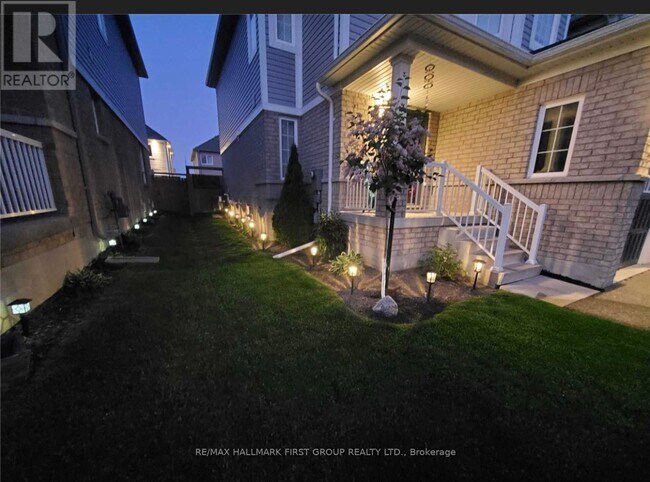 Building Photo - 43 Redfern Cres
