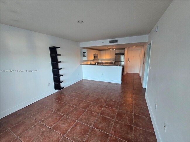 Building Photo - 2740 SW 28th Terrace
