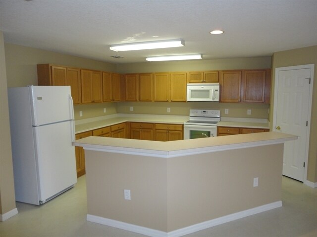 Building Photo - 13719 Phoenix Dr