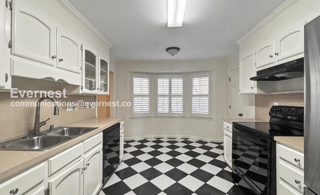 Foto del edificio - 1050 Independence Ct