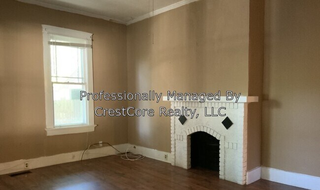 Building Photo - 211 Pleasant St