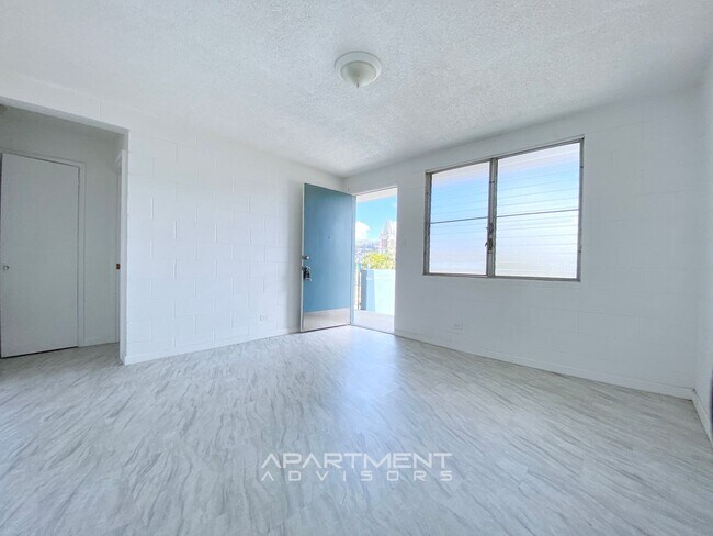 Building Photo - $500 MOVE IN SPECIAL! 2BD / 1BA / 1 PRK! C...