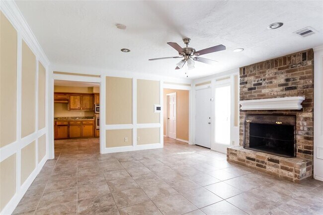 Foto del edificio - 9211 New Forest Rd