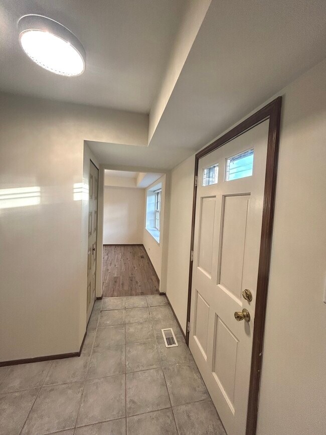 Foto del edificio - 1005 Alden Ln