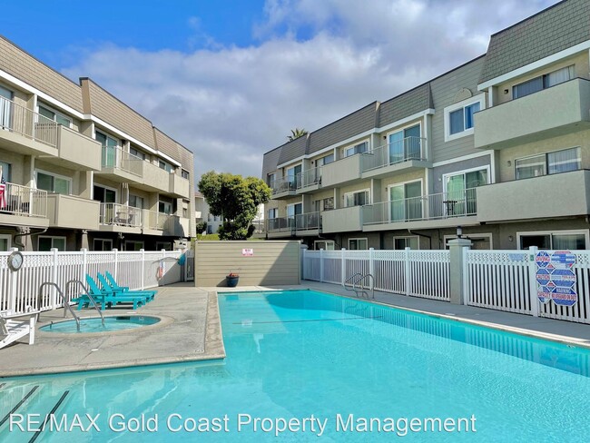 Building Photo - 2 br, 1.5 bath House - 250 E Surfside