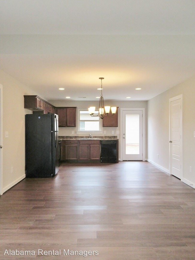 Building Photo - 67 Carriage House Rd SW