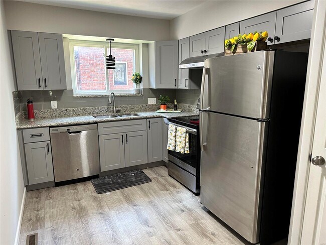 Foto del edificio - 7010 Amherst Ave