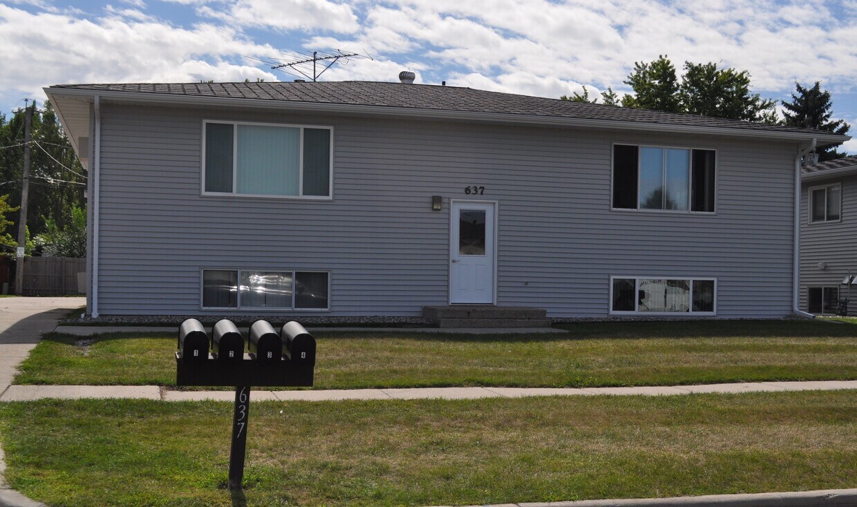 637 2nd Ave E. West Fargo - 637 2nd Ave E