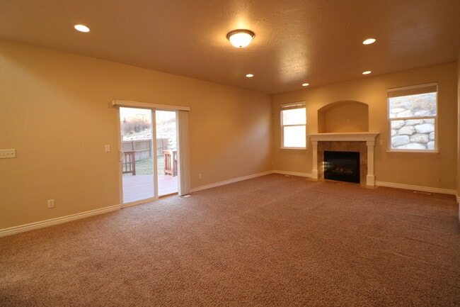 Building Photo - Traverse Mountain Home