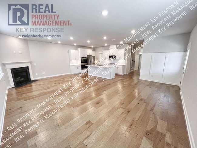 Building Photo - Stunning 3 bedroom single family home in D...