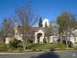 Building Photo - 2048 E Muir Field Dr