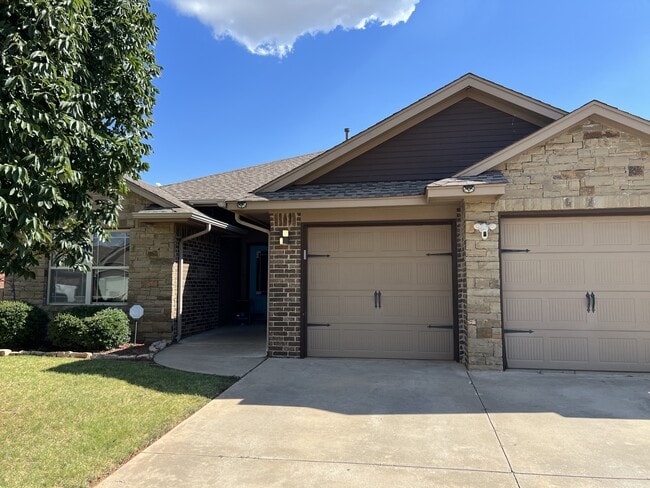 Photo - 8424 Northwest 142nd Street House